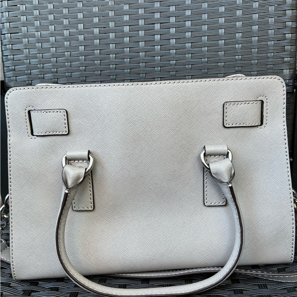 Michael Kors Bag,Michael Kors Light Gray Shoulder Bag. - Picture 10 of 16